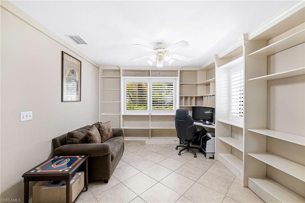 1233 12th Ave N, Naples, FL 34102-37