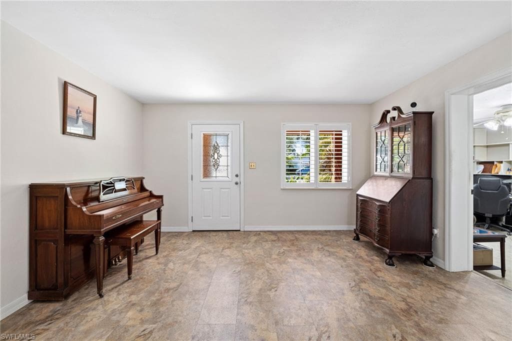 1233 12th Ave N, Naples, FL 34102-42