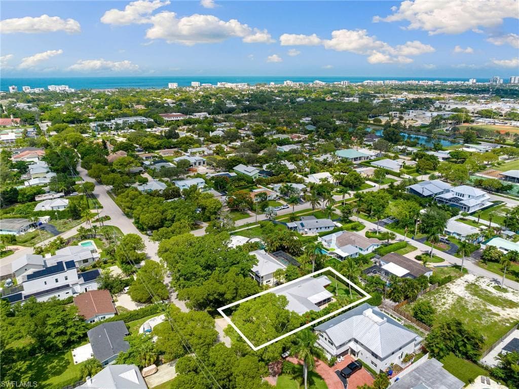 1233 12th Ave N, Naples, FL 34102-43