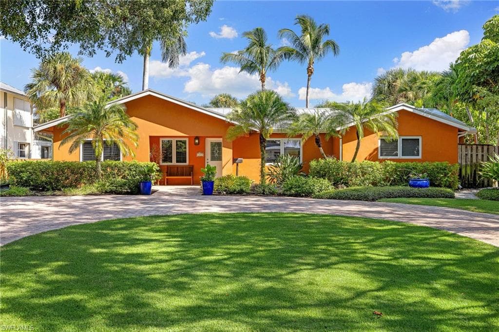 1233 12th Ave N, Naples, FL 34102-47