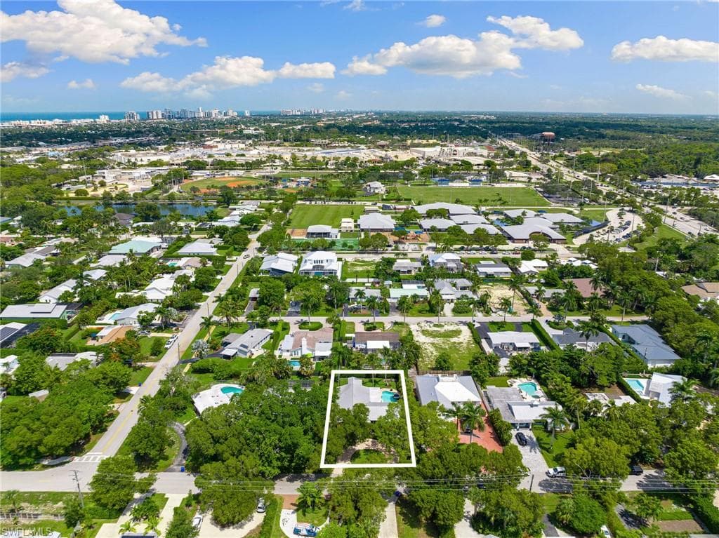 1233 12th Ave N, Naples, FL 34102-5
