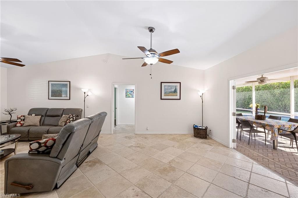 1233 12th Ave N, Naples, FL 34102-7