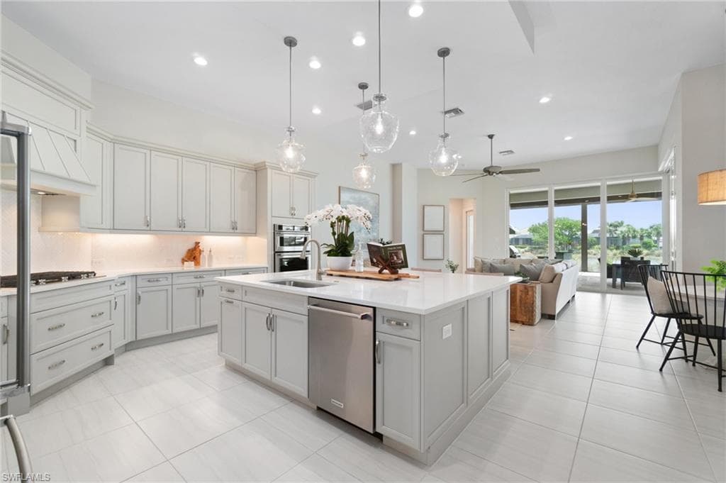 6258 Lightbourn Way, Naples, FL 34113-12
