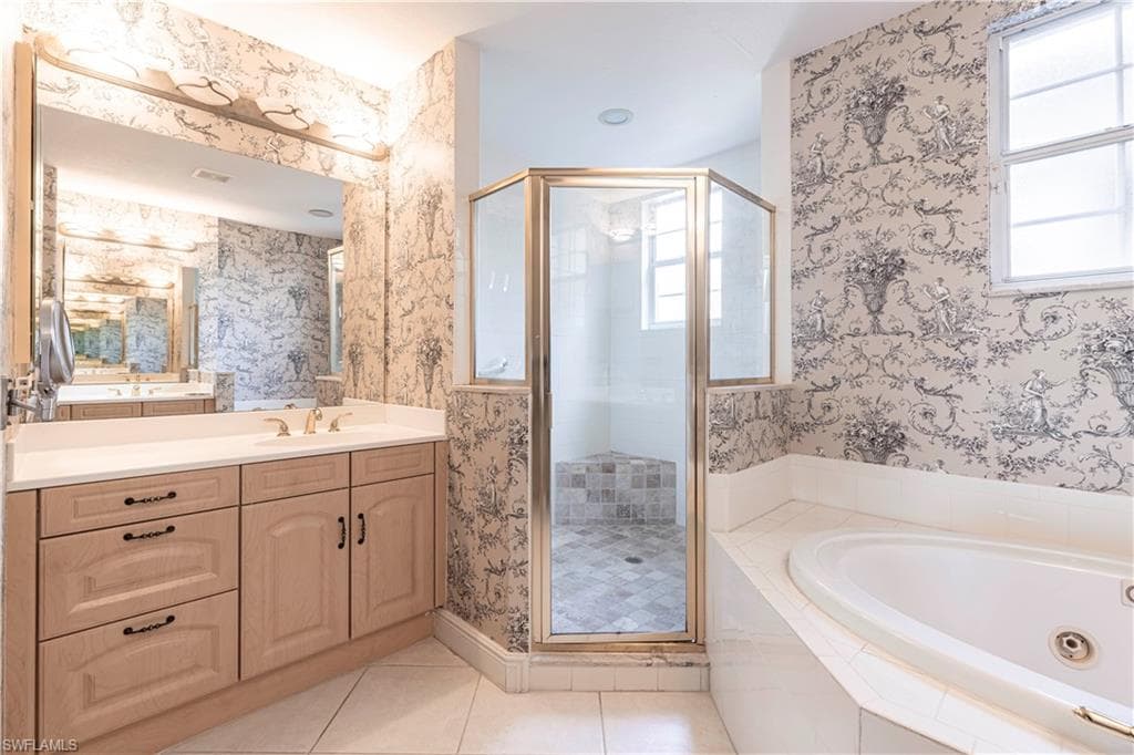 793 Regency Reserve Cir 4501, Naples, FL 34119-24