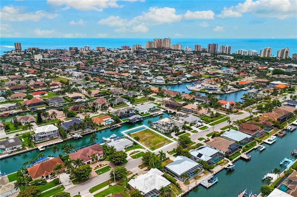 1173 Winterberry Dr, Marco Island, FL 34145-4