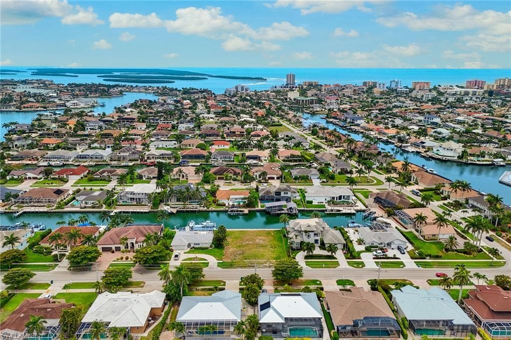 1173 Winterberry Dr, Marco Island, FL 34145-7