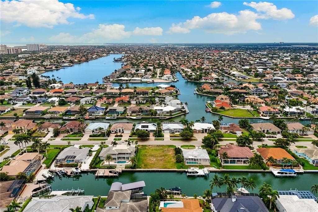 1173 Winterberry Dr, Marco Island, FL 34145-8