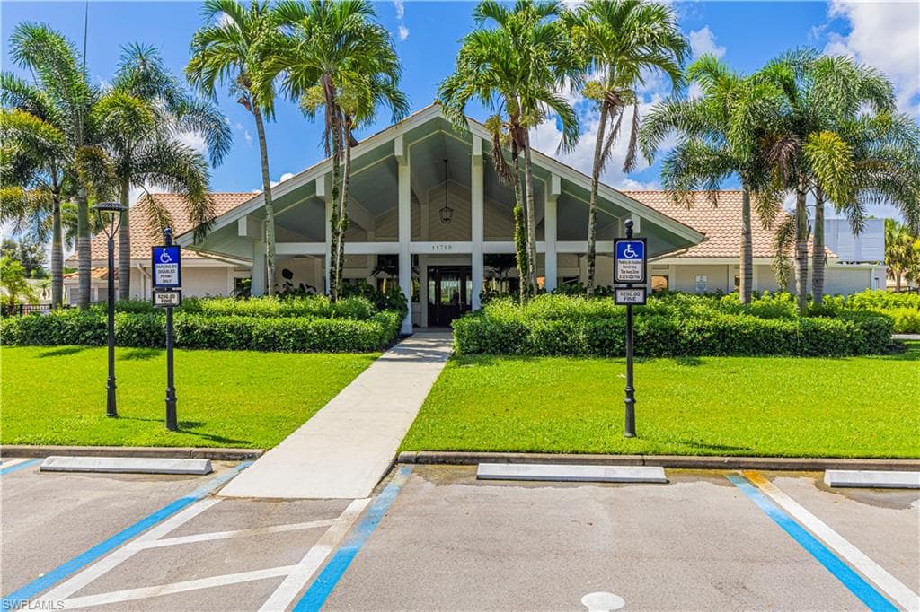 11718 Quail Village Way 17, Naples, FL 34119-21