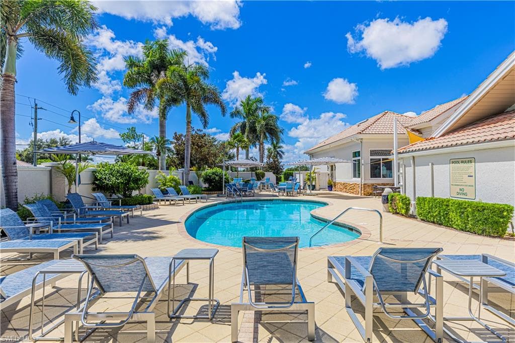 11718 Quail Village Way 17, Naples, FL 34119-25