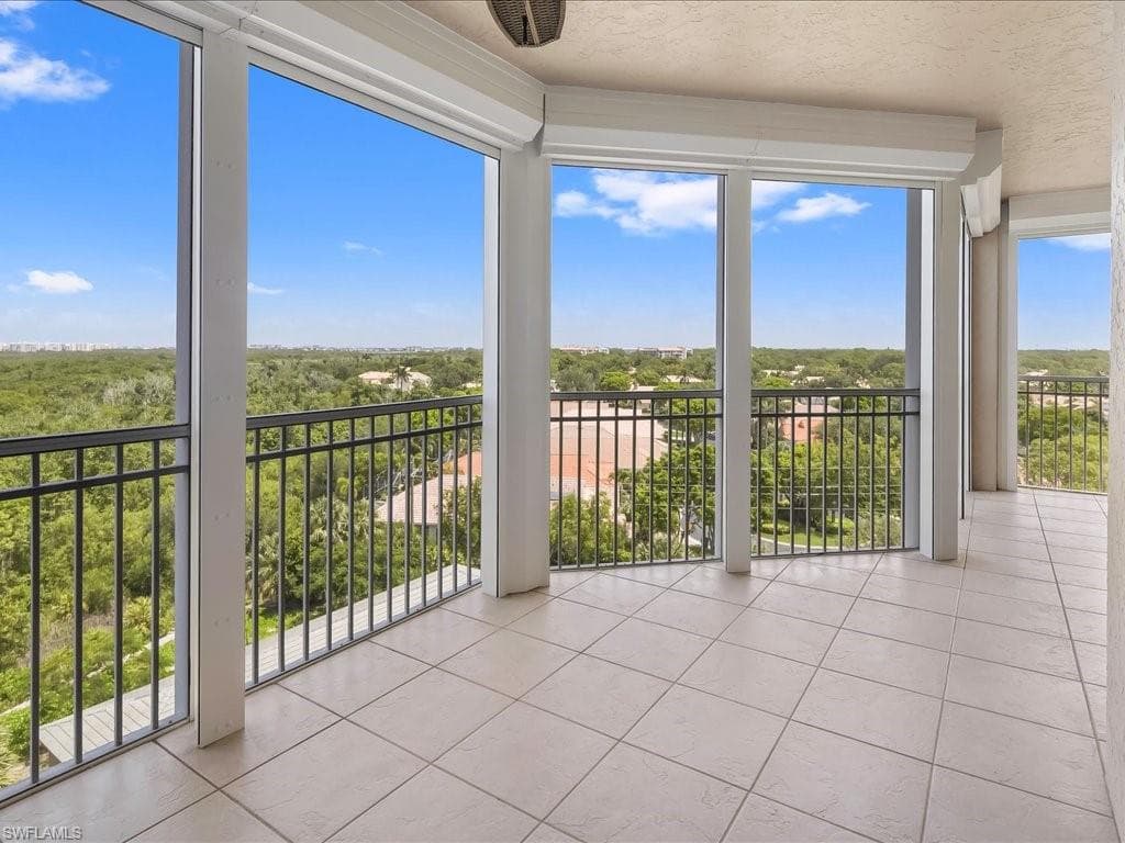 1001 Arbor Lake Dr 608, Naples, FL 34110-17