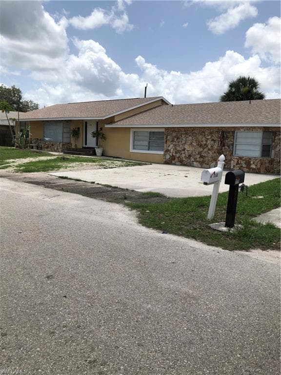 11596 Pawley Ave, Bonita Springs, FL 34135-2