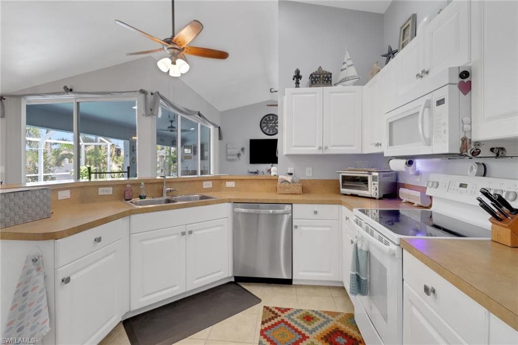 3015 9th Pl, Cape Coral, FL 33914-12