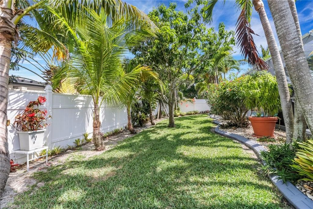 3015 9th Pl, Cape Coral, FL 33914-31