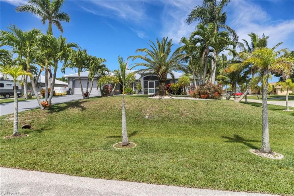 3015 9th Pl, Cape Coral, FL 33914-34