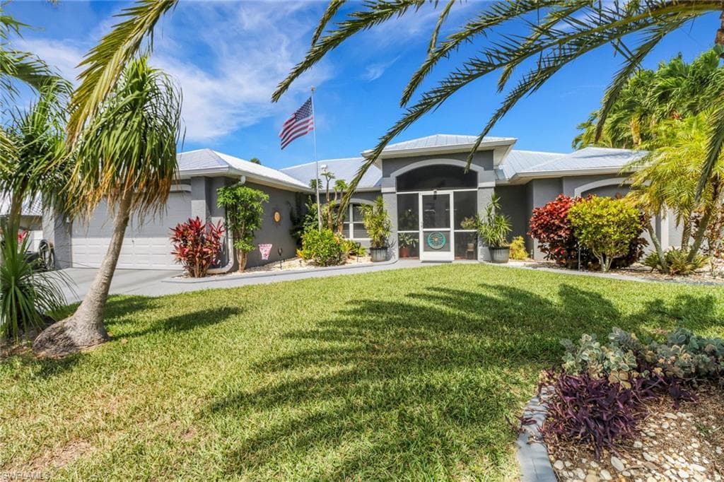 3015 9th Pl, Cape Coral, FL 33914-36