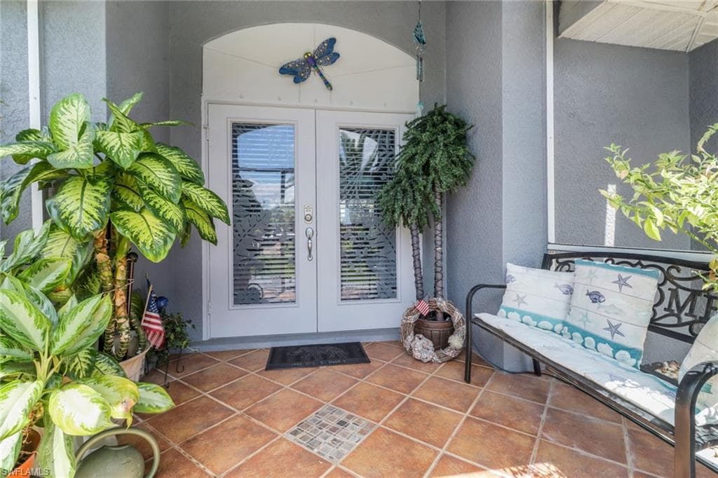 3015 9th Pl, Cape Coral, FL 33914-4