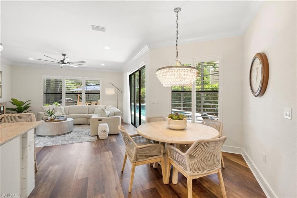 13764 Luna Dr, Naples, FL 34109-17