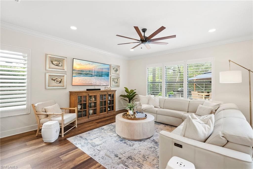 13764 Luna Dr, Naples, FL 34109-23