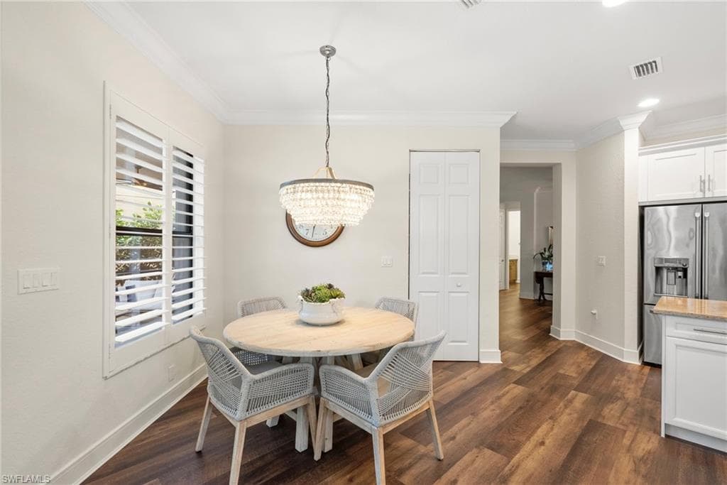 13764 Luna Dr, Naples, FL 34109-24