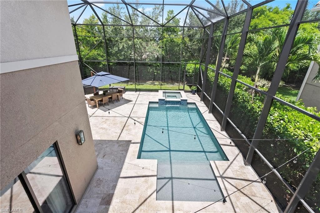 13764 Luna Dr, Naples, FL 34109-37
