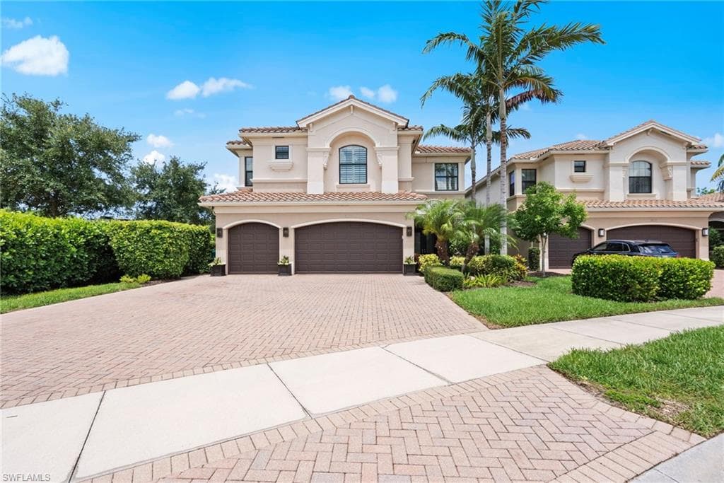 13764 Luna Dr, Naples, FL 34109-49