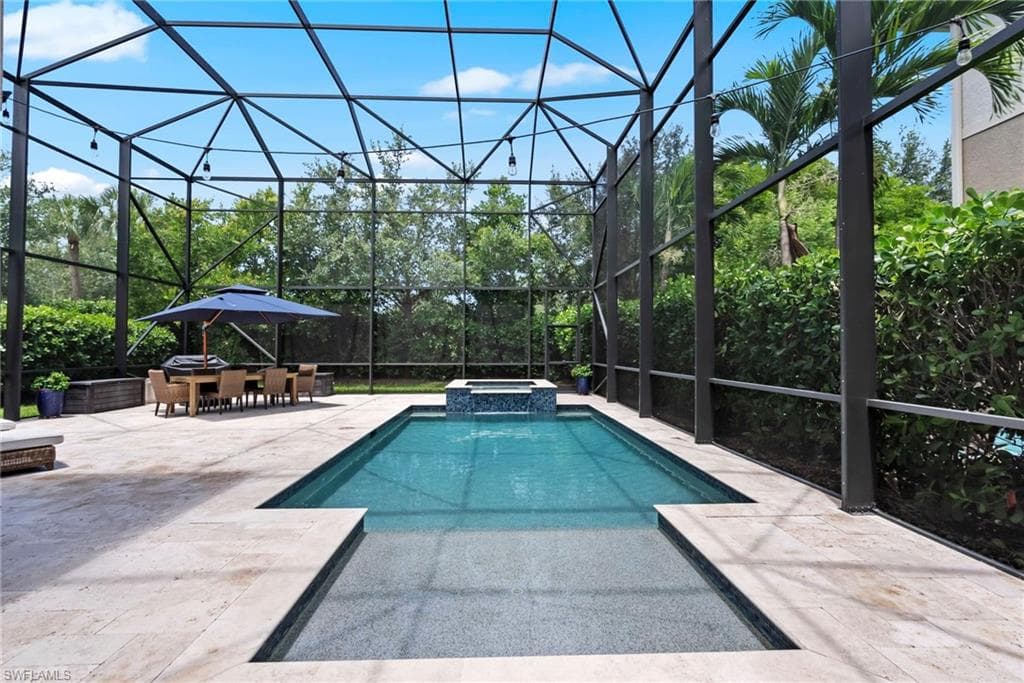 13764 Luna Dr, Naples, FL 34109-7