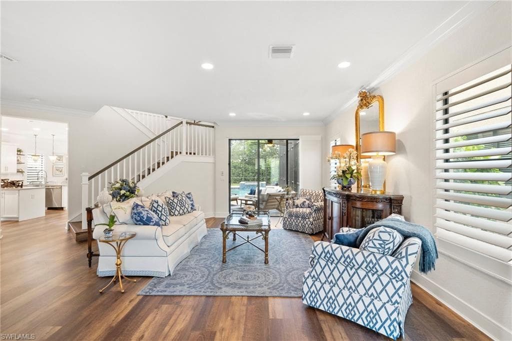 13764 Luna Dr, Naples, FL 34109-8