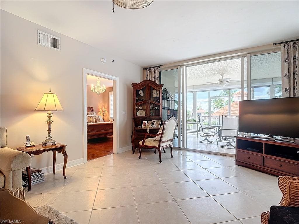 1131 Swallow Ave 3-202, Marco Island, FL 34145-16