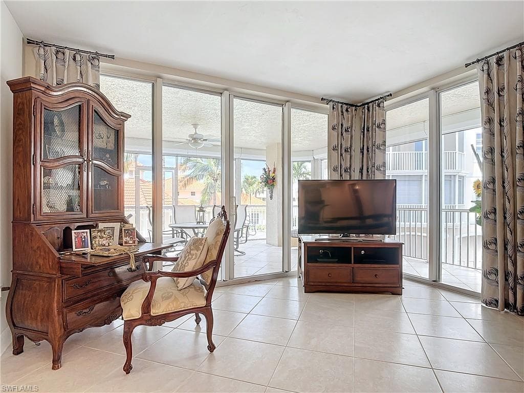 1131 Swallow Ave 3-202, Marco Island, FL 34145-18