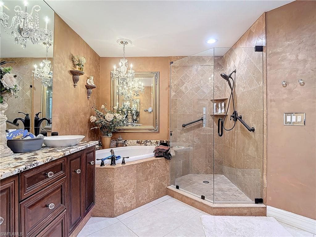 1131 Swallow Ave 3-202, Marco Island, FL 34145-25