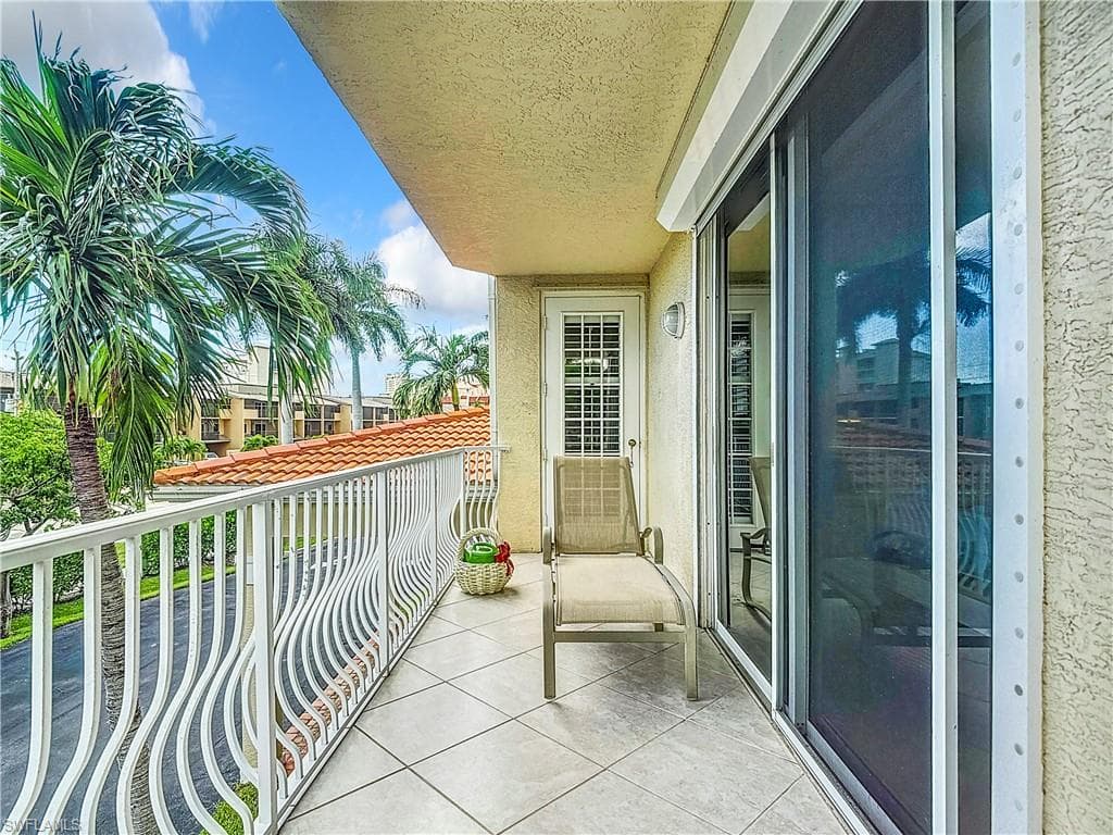 1131 Swallow Ave 3-202, Marco Island, FL 34145-45