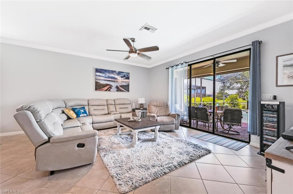 3742 Treasure Cove Cir, Naples, FL 34114-5