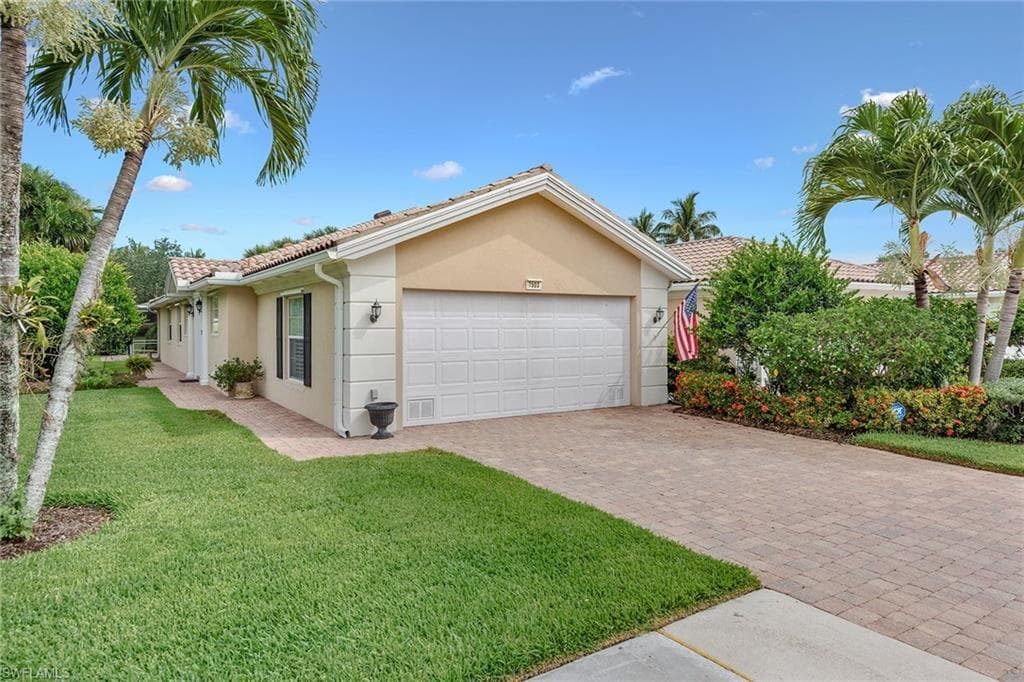7503 Firenze Ln, Naples, FL 34114-1