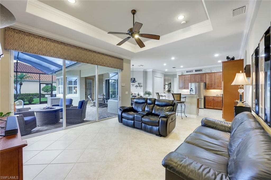 10026 Lions Bay Ct, Naples, FL 34120-10