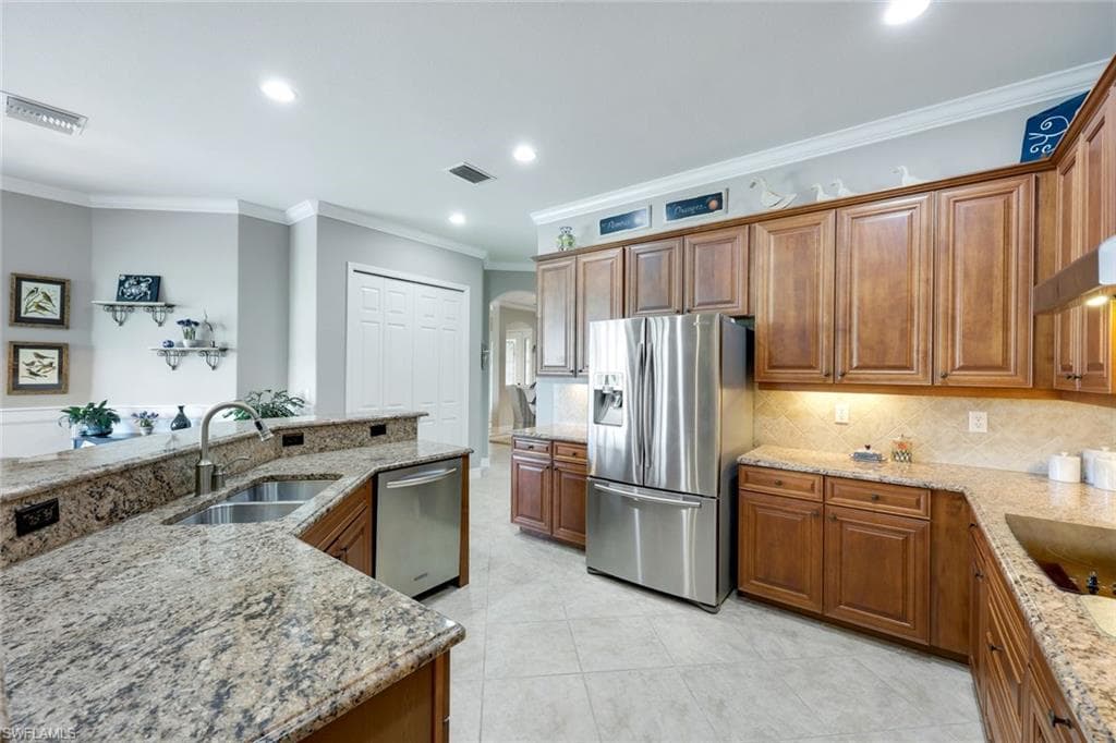 10026 Lions Bay Ct, Naples, FL 34120-15