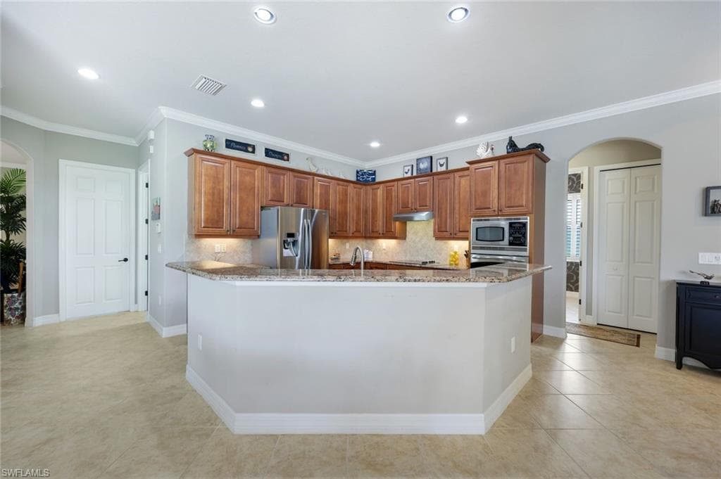 10026 Lions Bay Ct, Naples, FL 34120-16
