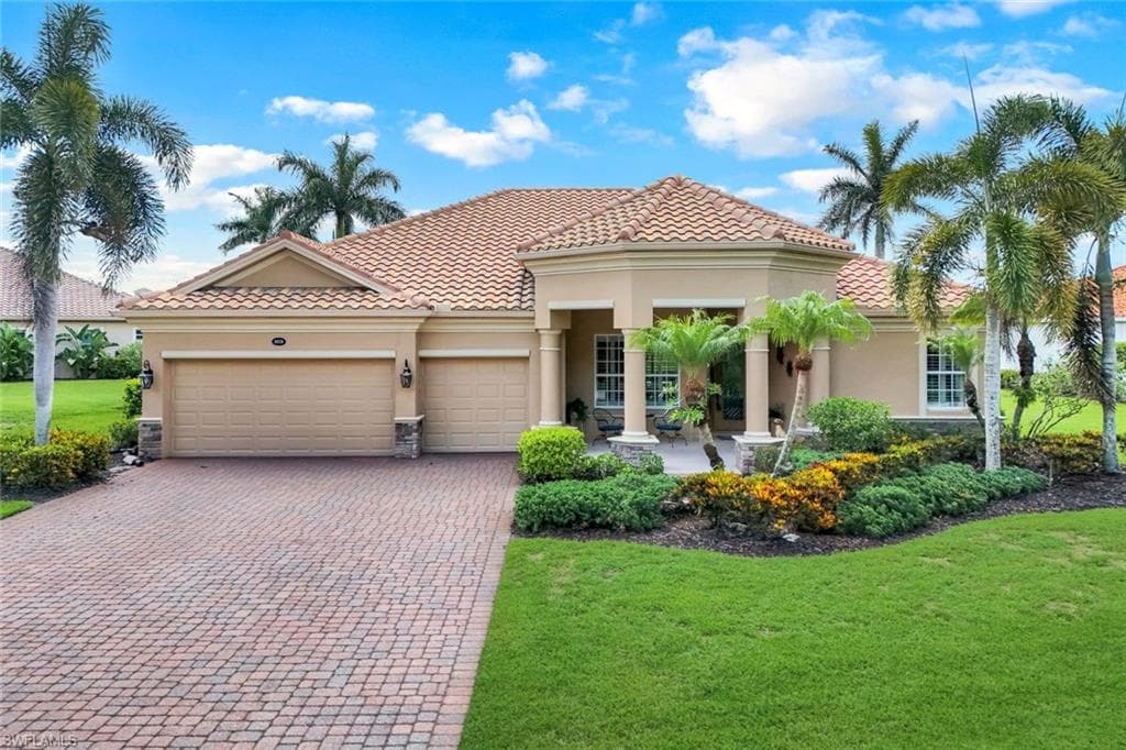 10026 Lions Bay Ct, Naples, FL 34120-2