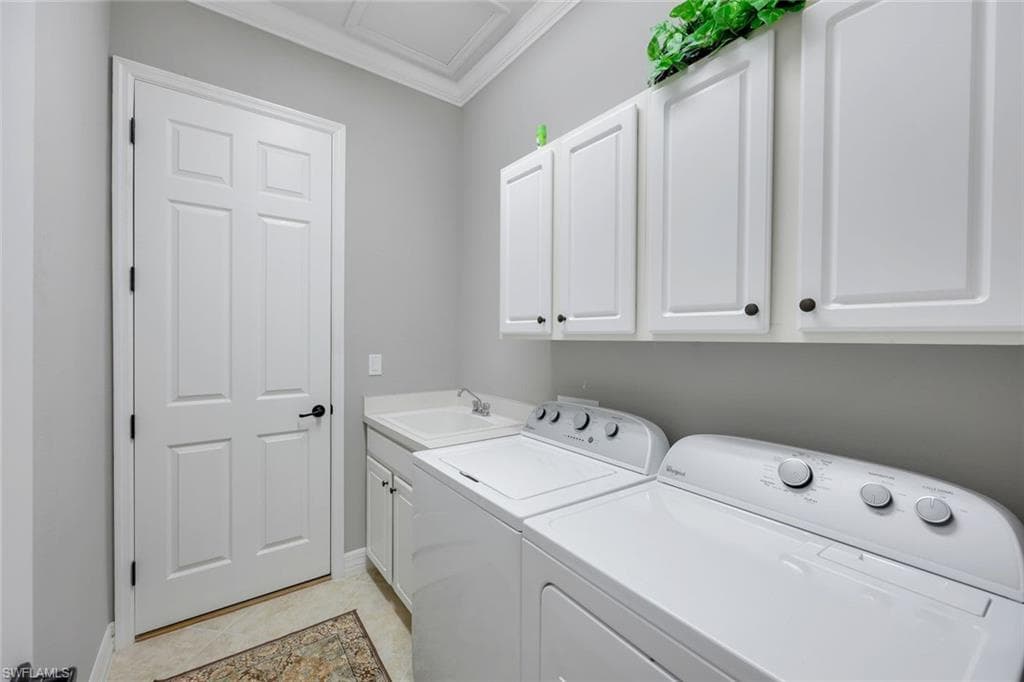 10026 Lions Bay Ct, Naples, FL 34120-29