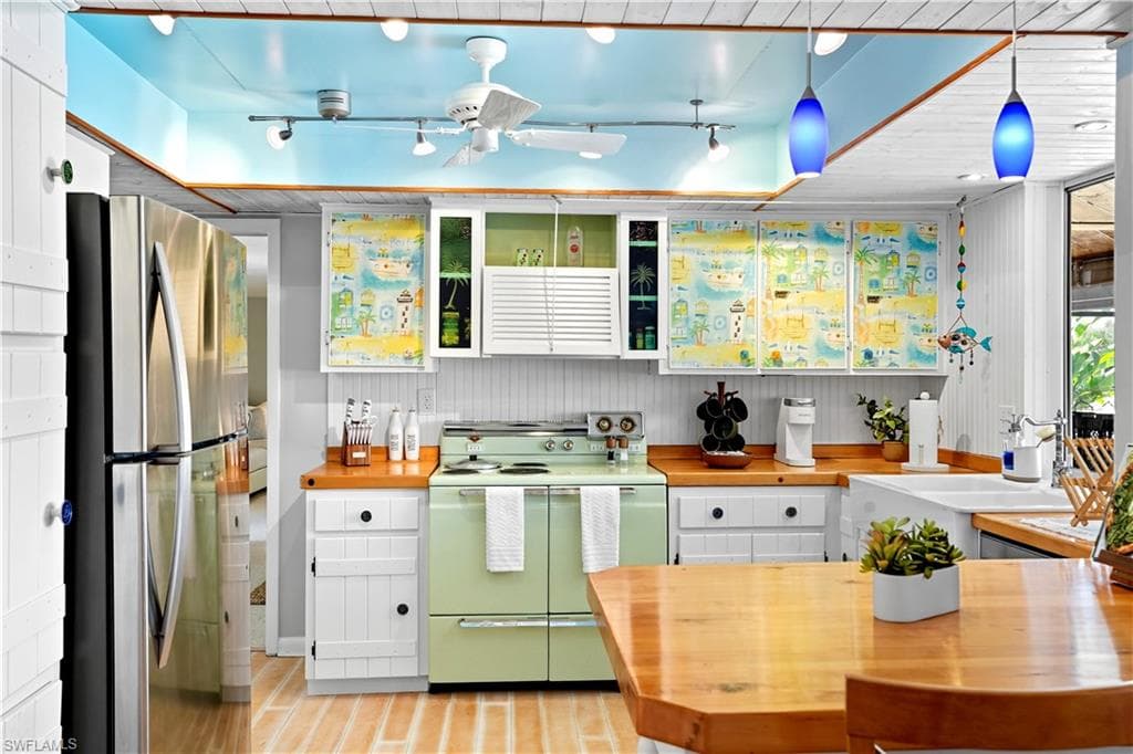 3332 19th Ave, Cape Coral, FL 33904-8