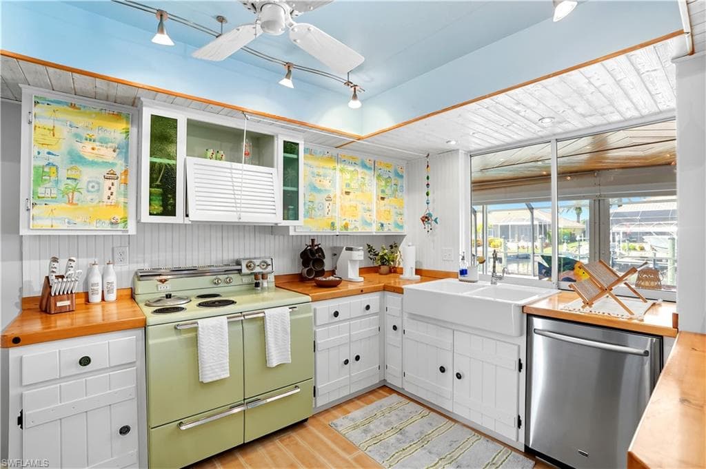 3332 19th Ave, Cape Coral, FL 33904-18