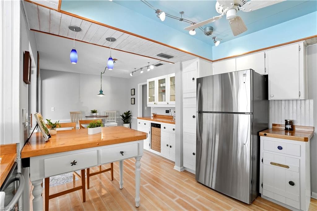 3332 19th Ave, Cape Coral, FL 33904-19