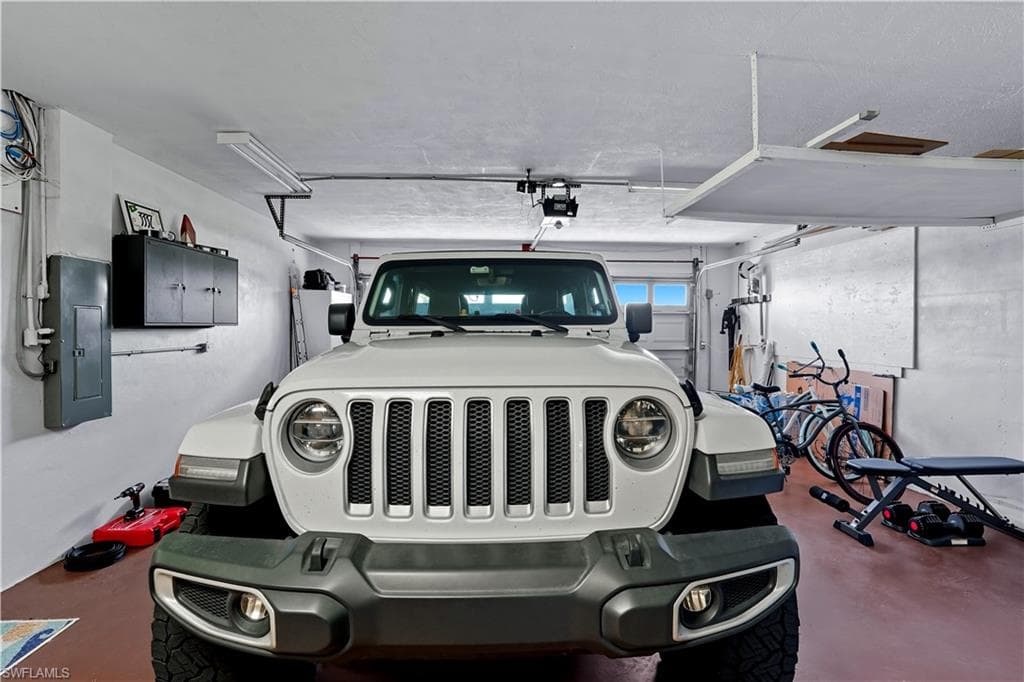 3332 19th Ave, Cape Coral, FL 33904-47