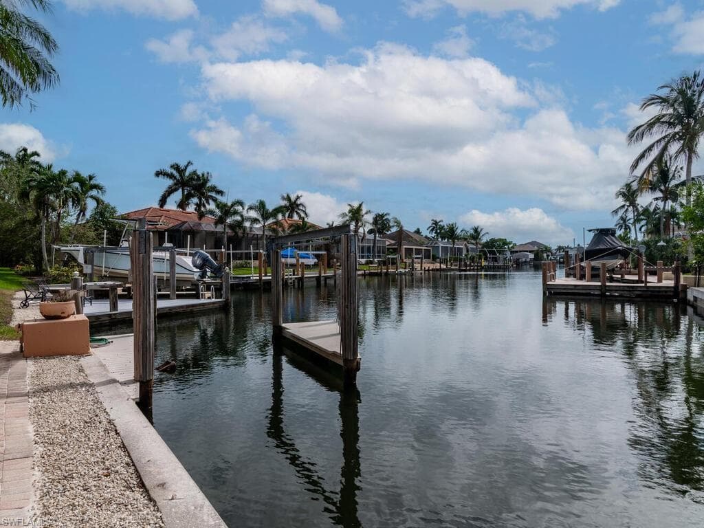 1601 Rainbow Ct, Marco Island, FL 34145-24