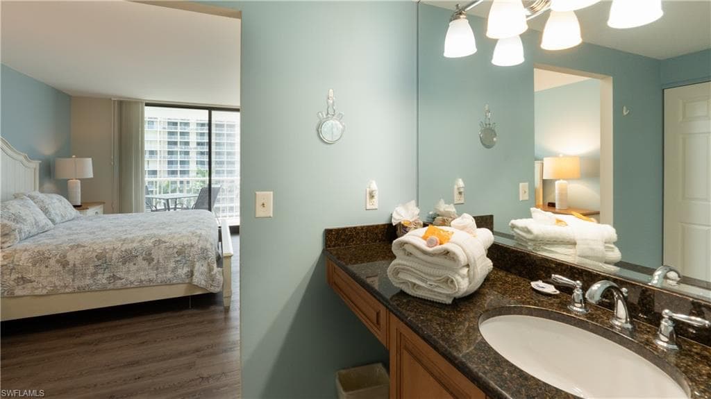 440 Seaview Ct 611, Marco Island, FL 34145-18