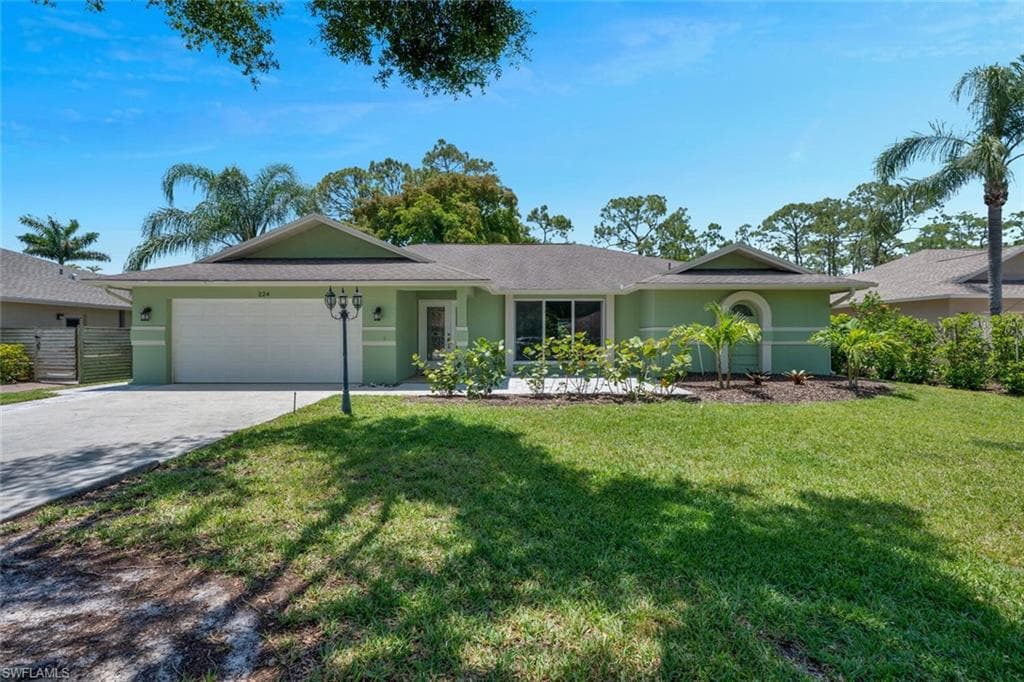 224 Channing Ct, Naples, FL 34110-1