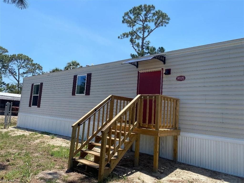 8018 Grady Dr, North Fort Myers, FL 33917-4