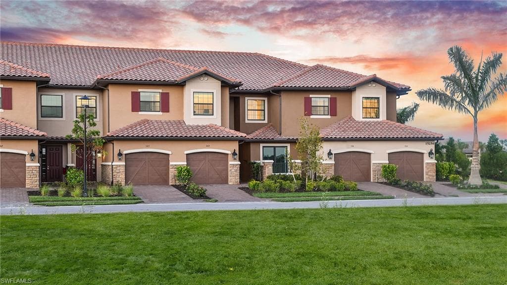 15323 Lucerna St 104, Naples, FL 34114-2