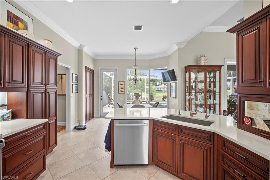 8423 Gleneagle Way, Naples, FL 34120-19