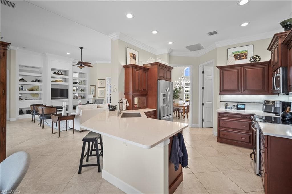 8423 Gleneagle Way, Naples, FL 34120-21