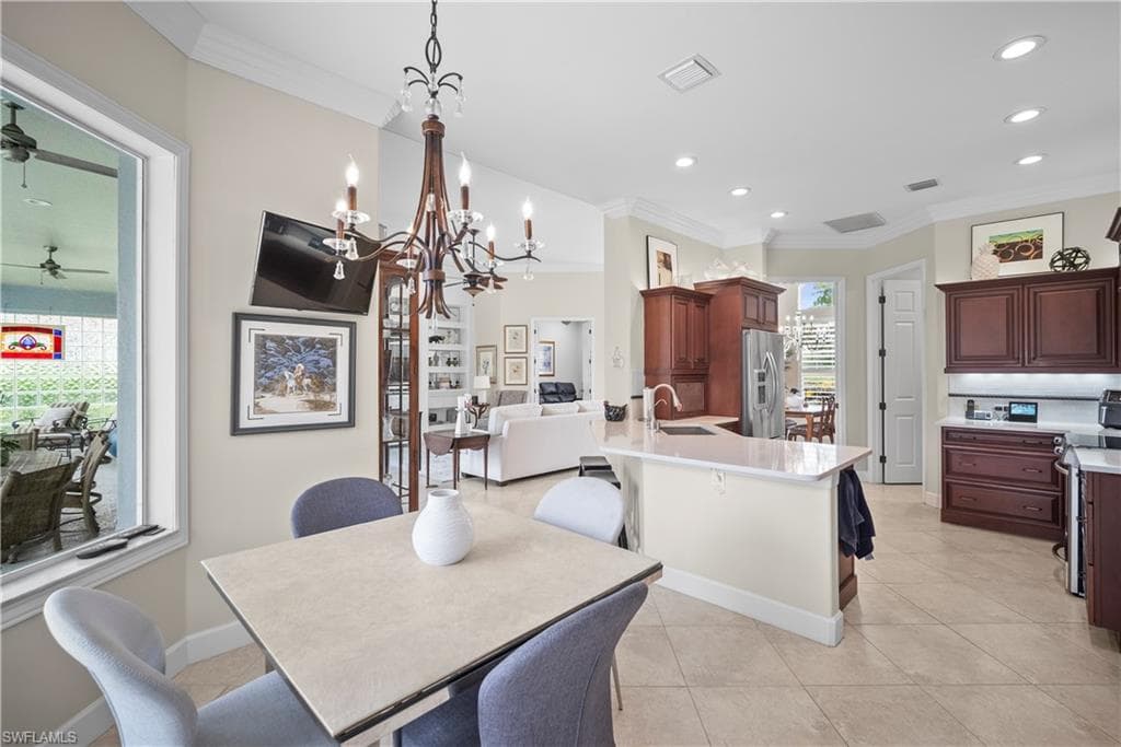 8423 Gleneagle Way, Naples, FL 34120-22